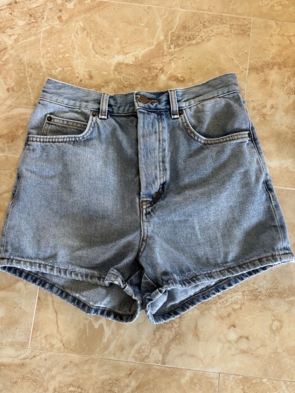 & other stories Los Angles Antelier jean shorts button fly spring summer beach